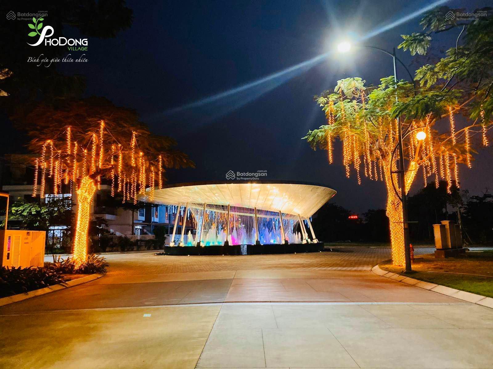 Biệt thự song lập, vị trí cực đẹp. DT: 190m2, giá 18.9 tỷ. LH: 0902 746 ***