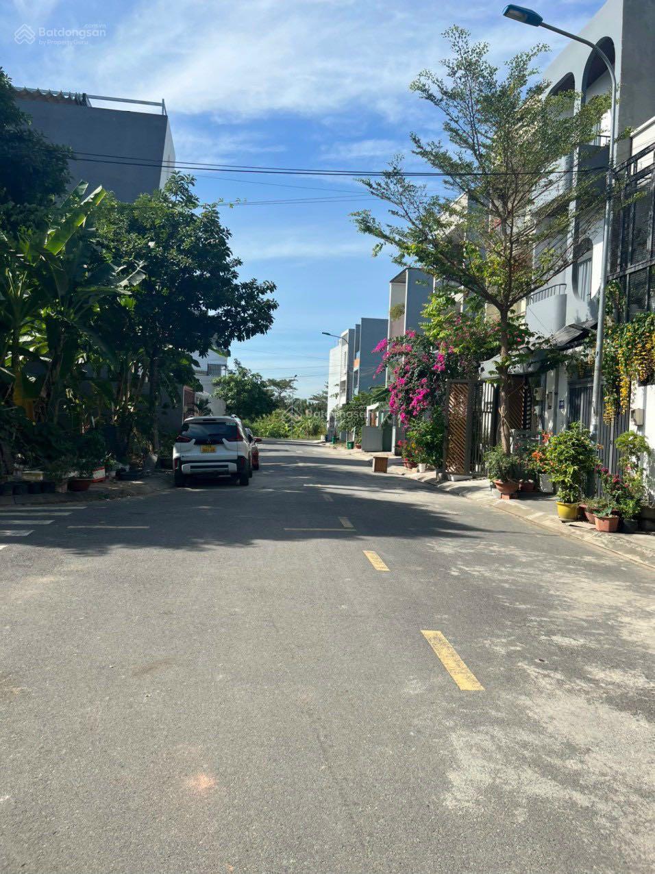 Trục chính Diamond Town đường Bưng Ông Thoàn giá 6,2 tỷ/72m2 Trục chính Diamond Town đường Bưng Ông Thoàn giá 6,2 tỷ/72m2