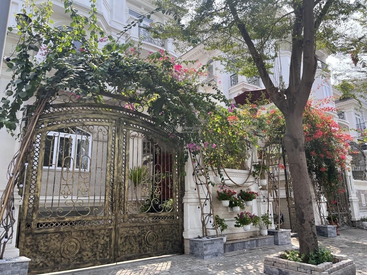 Bán nhanh căn biệt thự tại Cityland Riverside liền kề Phú Mỹ Hưng, giá chỉ 47 tỷ. LH 0968 092 ***