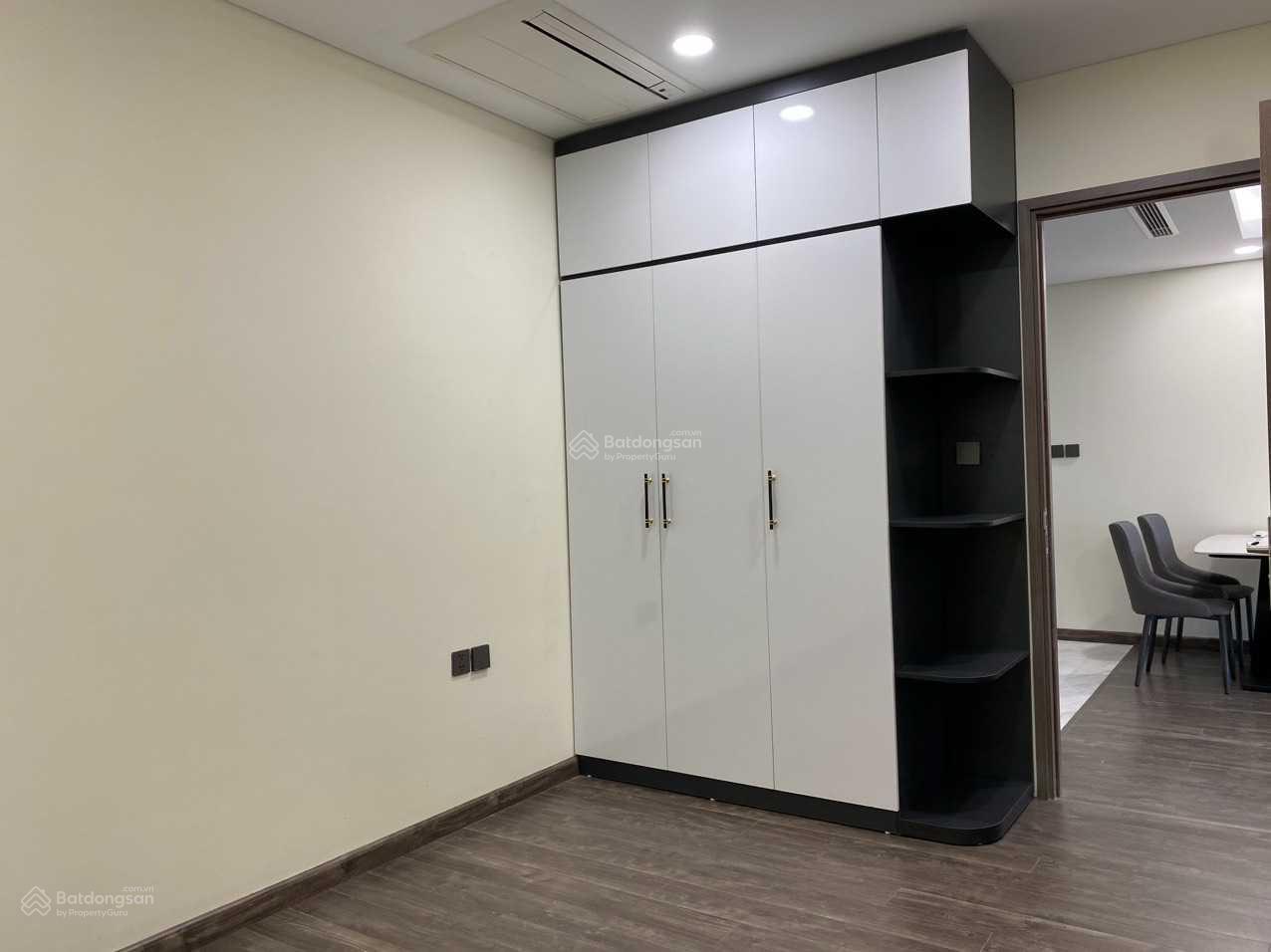 Chính chủ bán căn hộ CC Nghĩa Đô, 55,5m2 full đồ 2PN 1WC, giá 4,950 tỷ, LH 0978 258 ***