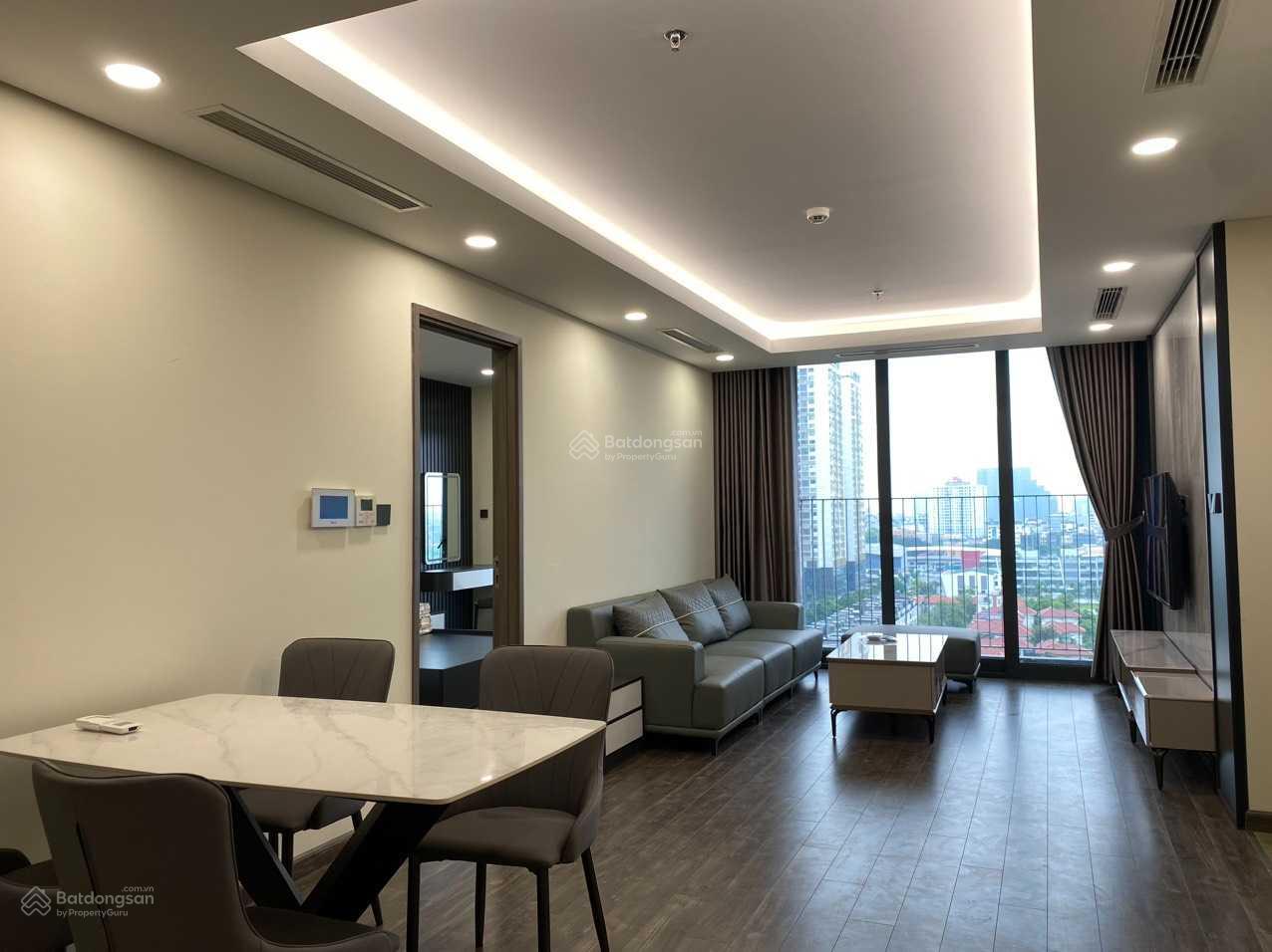 Chính chủ bán căn hộ CC Nghĩa Đô, 55,5m2 full đồ 2PN 1WC, giá 4,950 tỷ, LH 0978 258 ***