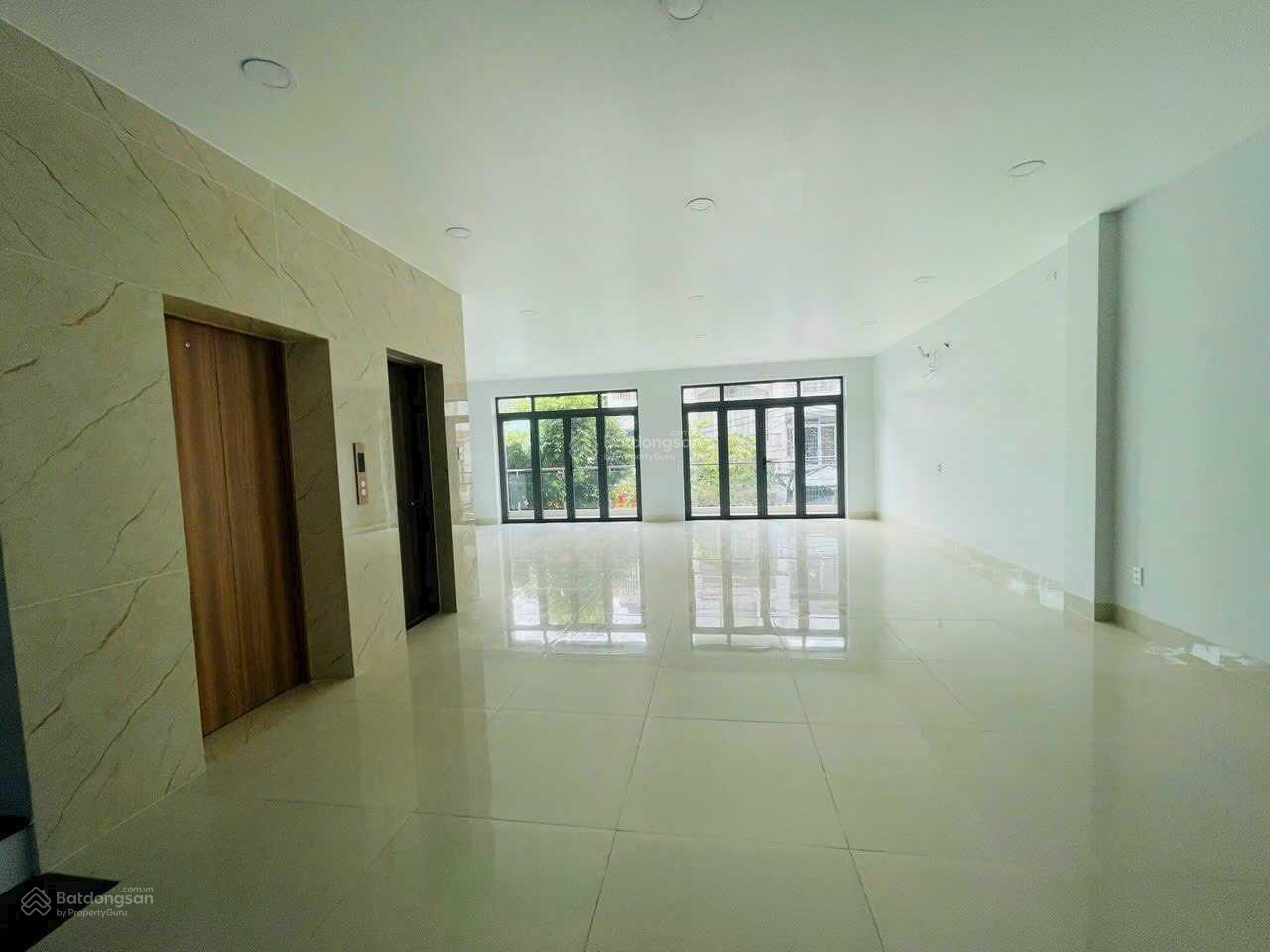 Cho thuê nhà 28A Huỳnh Đình Hai, P24, Bình Thạnh. 4 lầu thang máy. DTSD: 720m2. Có PCCC Cho thuê nhà 28A Huỳnh Đình Hai, P24, Bình Thạnh. 4 lầu thang máy. DTSD: 720m2. Có PCCC