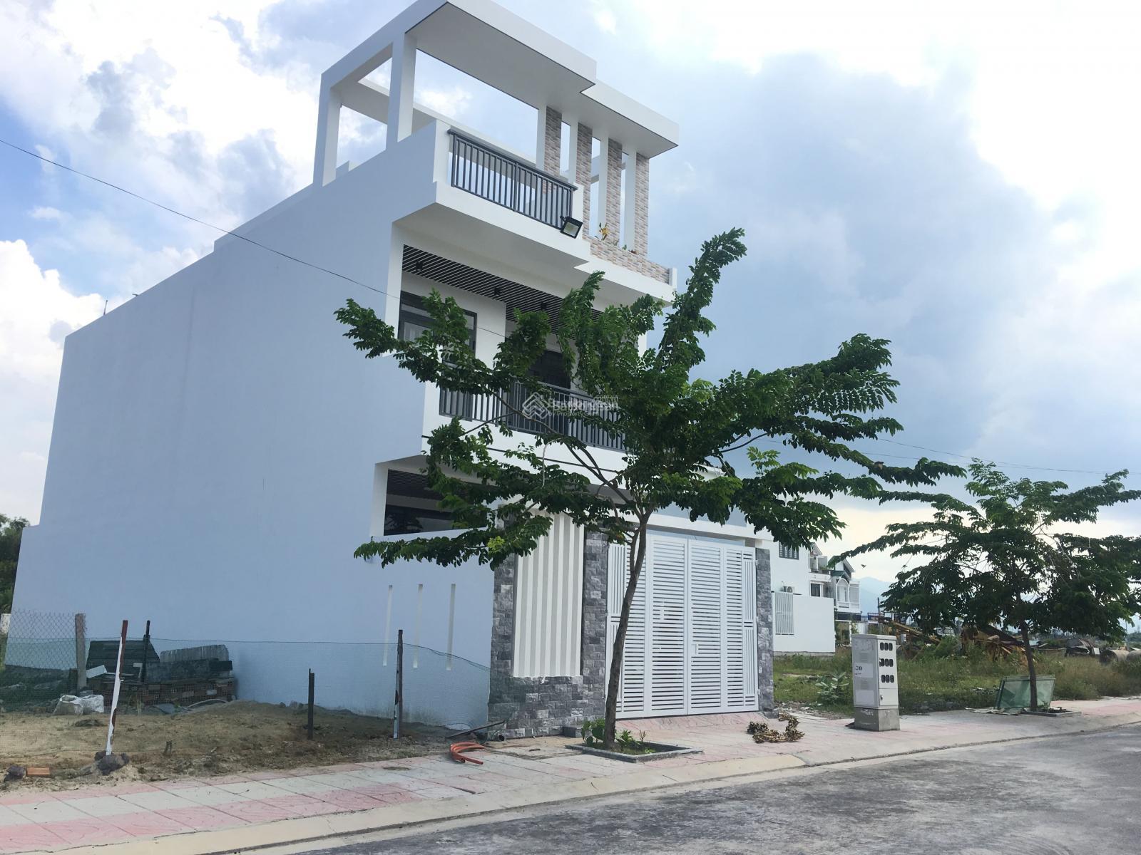 Cần tiền bán lô Nam Sông Cái giá rẻ, hướng Bắc gần sông, đường thông 13m, diện tích: 138 m2 Cần tiền bán lô Nam Sông Cái giá rẻ, hướng Bắc gần sông, đường thông 13m, diện tích: 138 m2