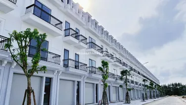 Chị gái em cần bán căn nhà xây thô 3 tầng, 1 tum dự án CSEDP Lotus(Hồ Sen). Liên hệ: 0962 363 ***