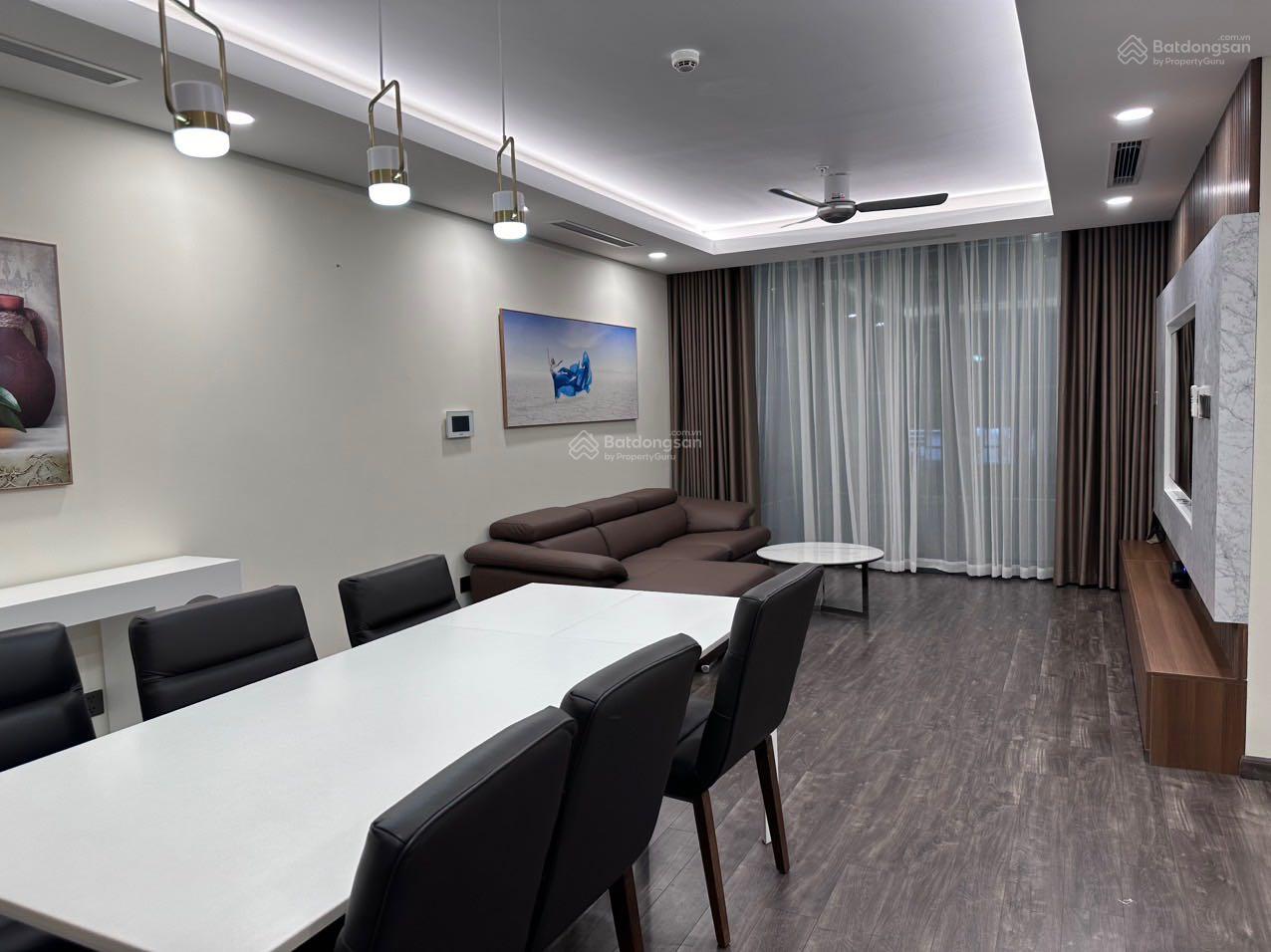 Cần cho thuê gấp căn hộ 3PN từ cơ bản đến full đồ giá 15tr/th tại dự án Ngoại Giao Đoàn giá tốt