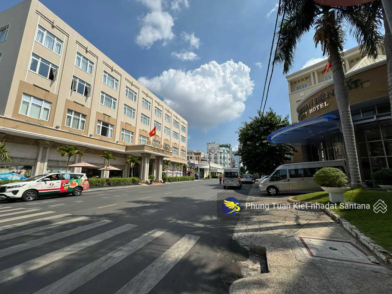 Nhà phố 2L (3,6x19,5) đối diện công viên đường Nguyễn Đình Khơi - khu Đệ Nhất KSạn, khu ít nhà bán Nhà phố 2L (3,6x19,5) đối diện công viên đường Nguyễn Đình Khơi - khu Đệ Nhất KSạn, khu ít nhà bán