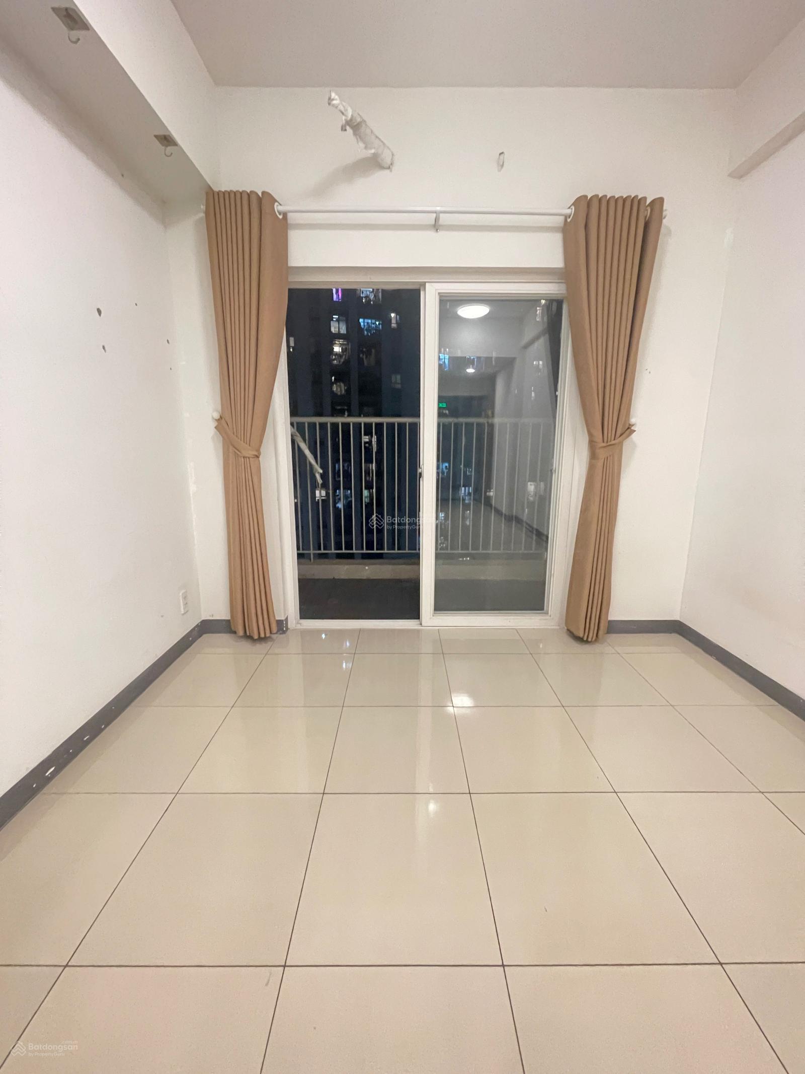 CC đã có sổ hồng riêng - bán căn hộ 3PN 2WC có ban công, nhà mới sạch sẽ