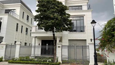 Chủ nhà bán đơn lập Sao Biển 4 diện tích 345m2, view hồ lớn, giá 39.5 tỷ