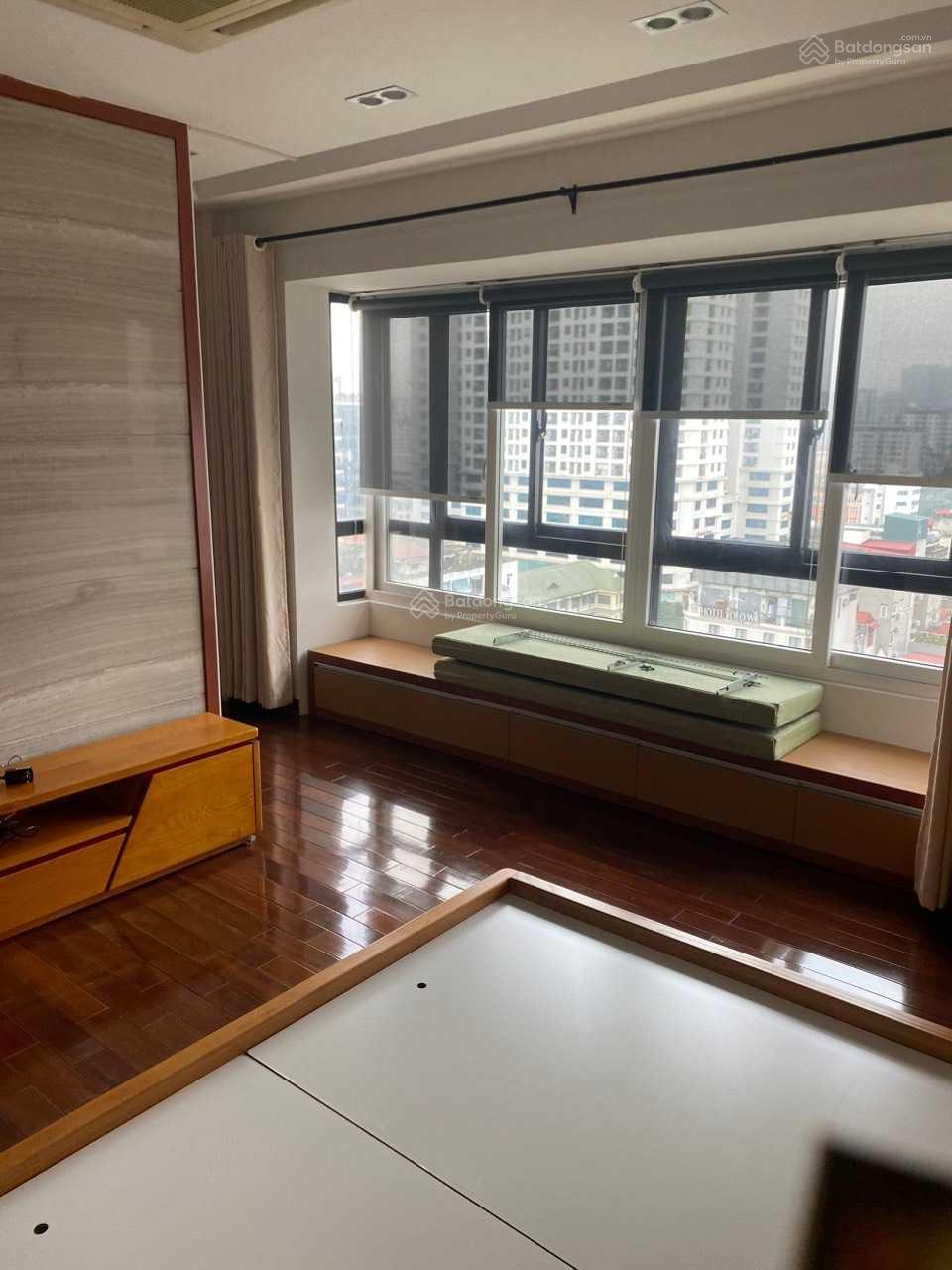 Bán căn hộ chung cư Trung Yên Plaza 112m2 có 3PN 2WC giá 9.8 tỷ. LH 0988 637 ***