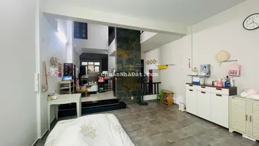 Bán nhà KDC Trung Sơn 5x20m đối diện công viên,nhà đẹp có thang máy giá 17.5 tỷ. LH 0937 777 ***