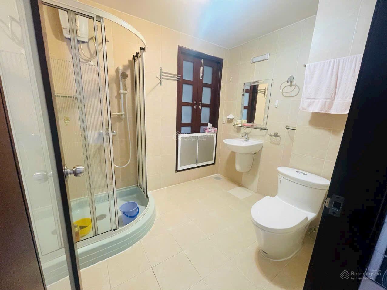 Bán nhà KDC Trung Sơn 5x20m đối diện công viên,nhà đẹp có thang máy giá 17.5 tỷ. LH 0937 777 ***