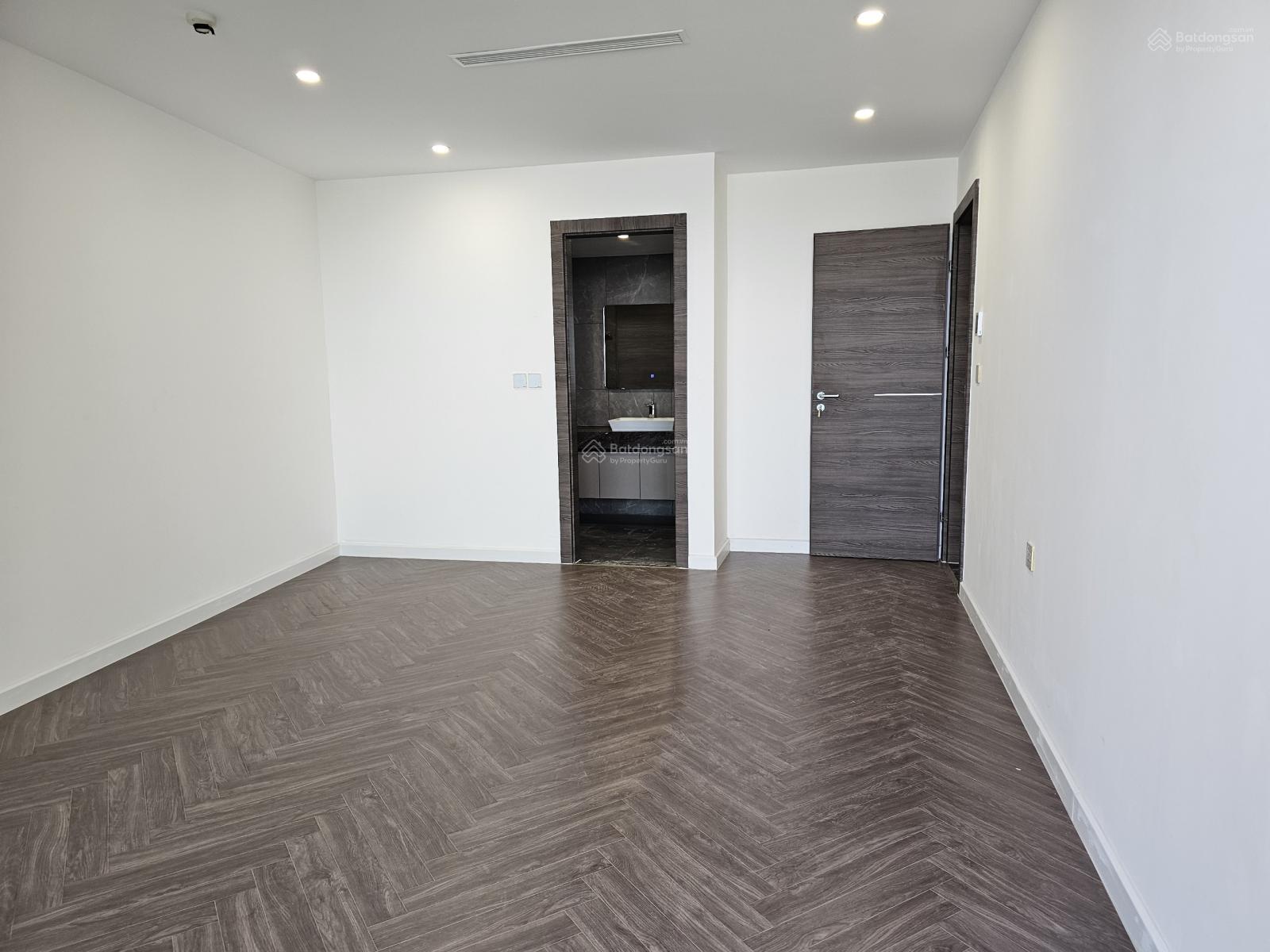 Cho thuê gấp căn 2PN 2WC 1 kho 132m2 nhà mới miễn phí quản lý 15tr