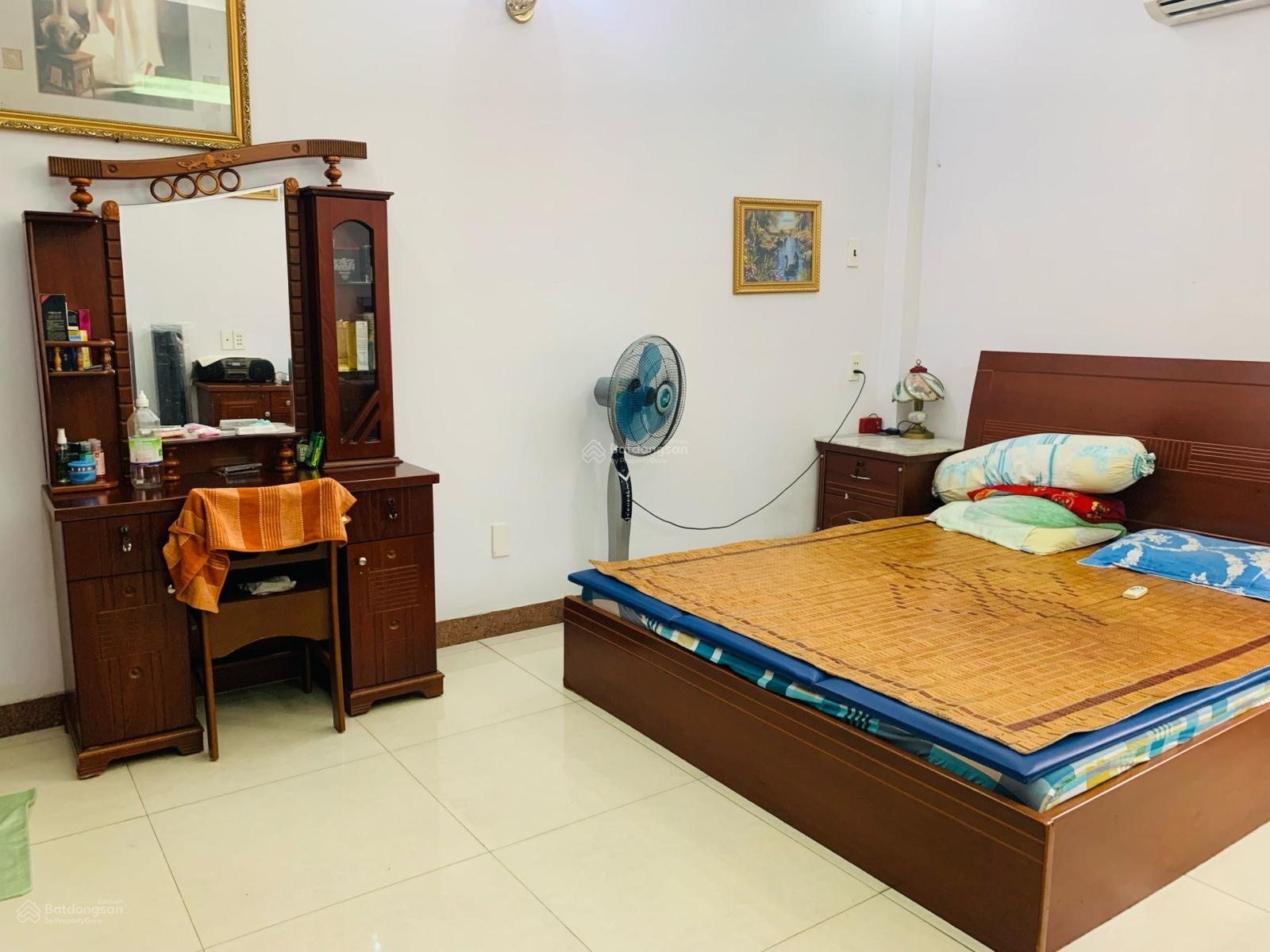 Bán MT Cư Xá Phú Hòa, Lạc Long Quân P5 Quận 11. Giá chốt 10,9 tỷ, không thương lượng. Chỉ bớt lộc