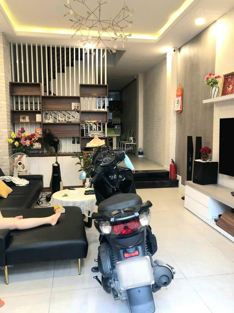 Nhà siêu đẹp ngay Nguyễn Hiền - P.4 -Quận 3.Giá 3tỷ6/75,7m2 gần THCS Bàn Cờ, đang cho thuê 24 triệu