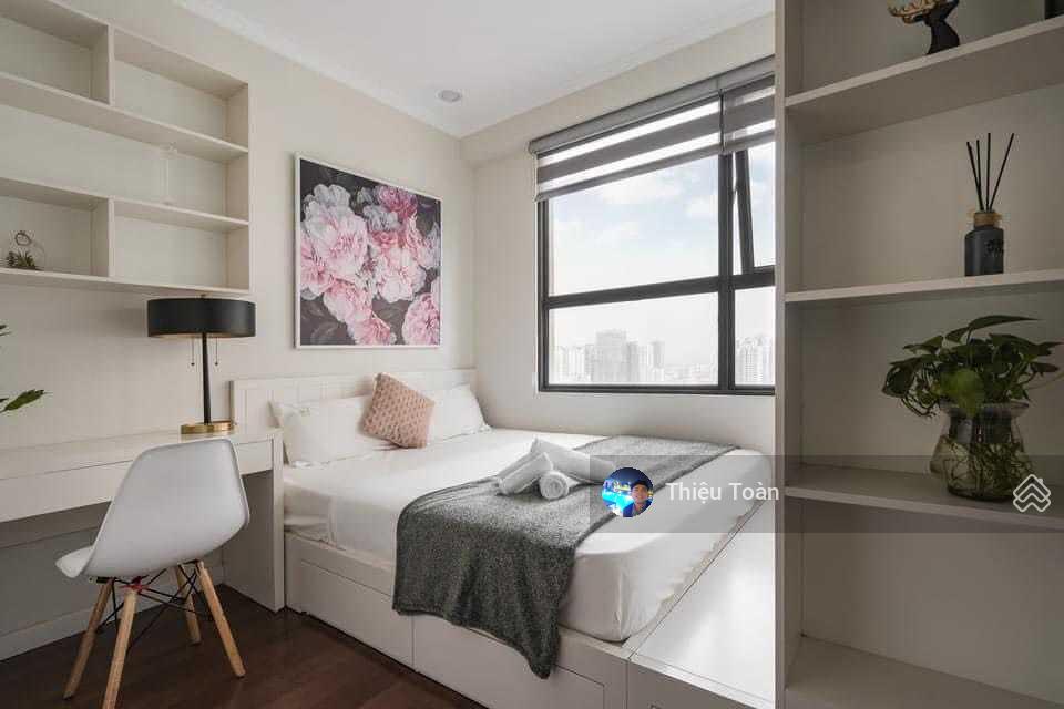 Cho thuê gấp căn hộ chung cư Sun Grand City - 69B Thụy Khuê, 155m2, 3PN, đủ đồ, chỉ 30 triệu/tháng