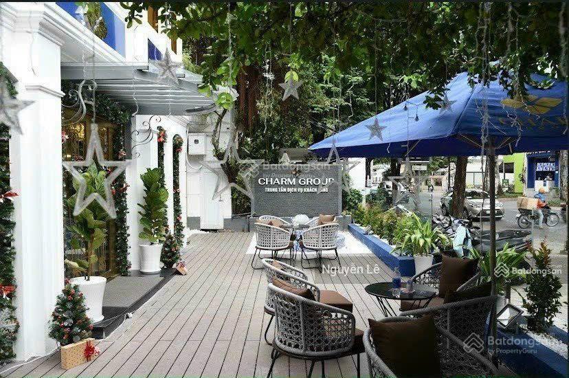 Siêu phẩm góc hai mặt tiền ngang 16m Võ Văn Tần và Trần Quốc Thảo, Quận 3, giá 128 triệu/tháng Siêu phẩm góc hai mặt tiền ngang 16m Võ Văn Tần và Trần Quốc Thảo, Quận 3, giá 128 triệu/tháng