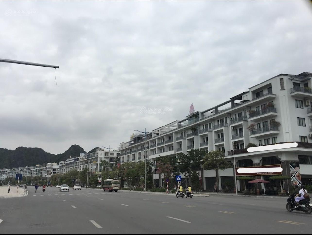 Bán lỗ Monbay căn góc thông sát góc mặt quảng trường View biển Hạ Long giá 29 tỷ, LH: 0914 043 ***