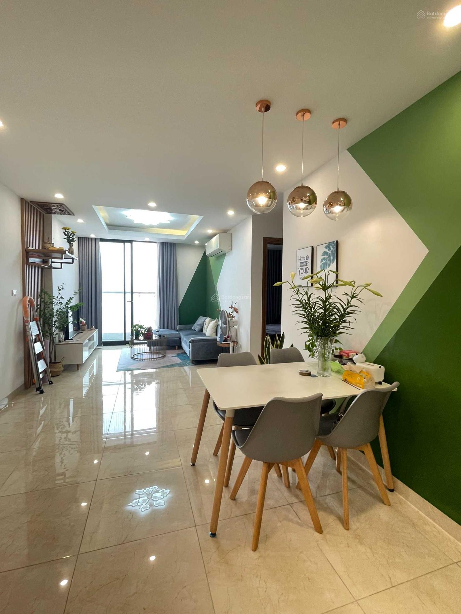 Chính chủ bán căn góc 3 ngủ Golden Park Tower, Phạm Văn Bạch, giá 8t5, DT 100m2, view CV Cầu Giấy