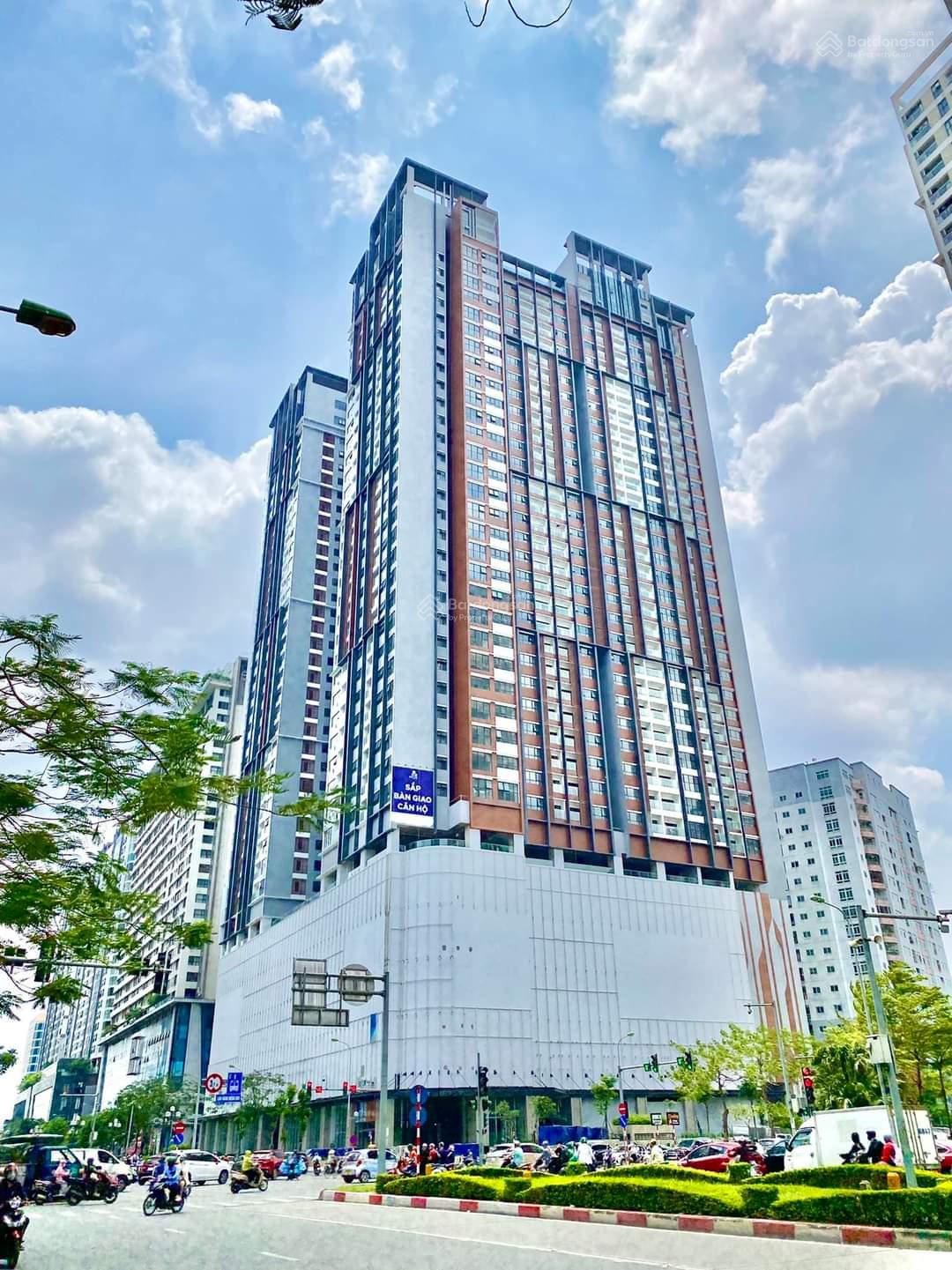 12 tỷ chính chủ bán căn hộ 3 pn 105m2 tòa BRG 25 LVL tầng cao view công viên. Có slot oto.