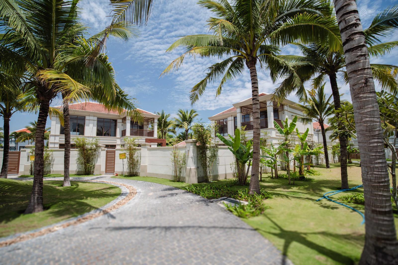 Duy nhất 1 căn biệt thự 513m2 full nội thất 5 sao gần biển, nhà hàng, spa, hồ bơi. Bàn giao ở ngay