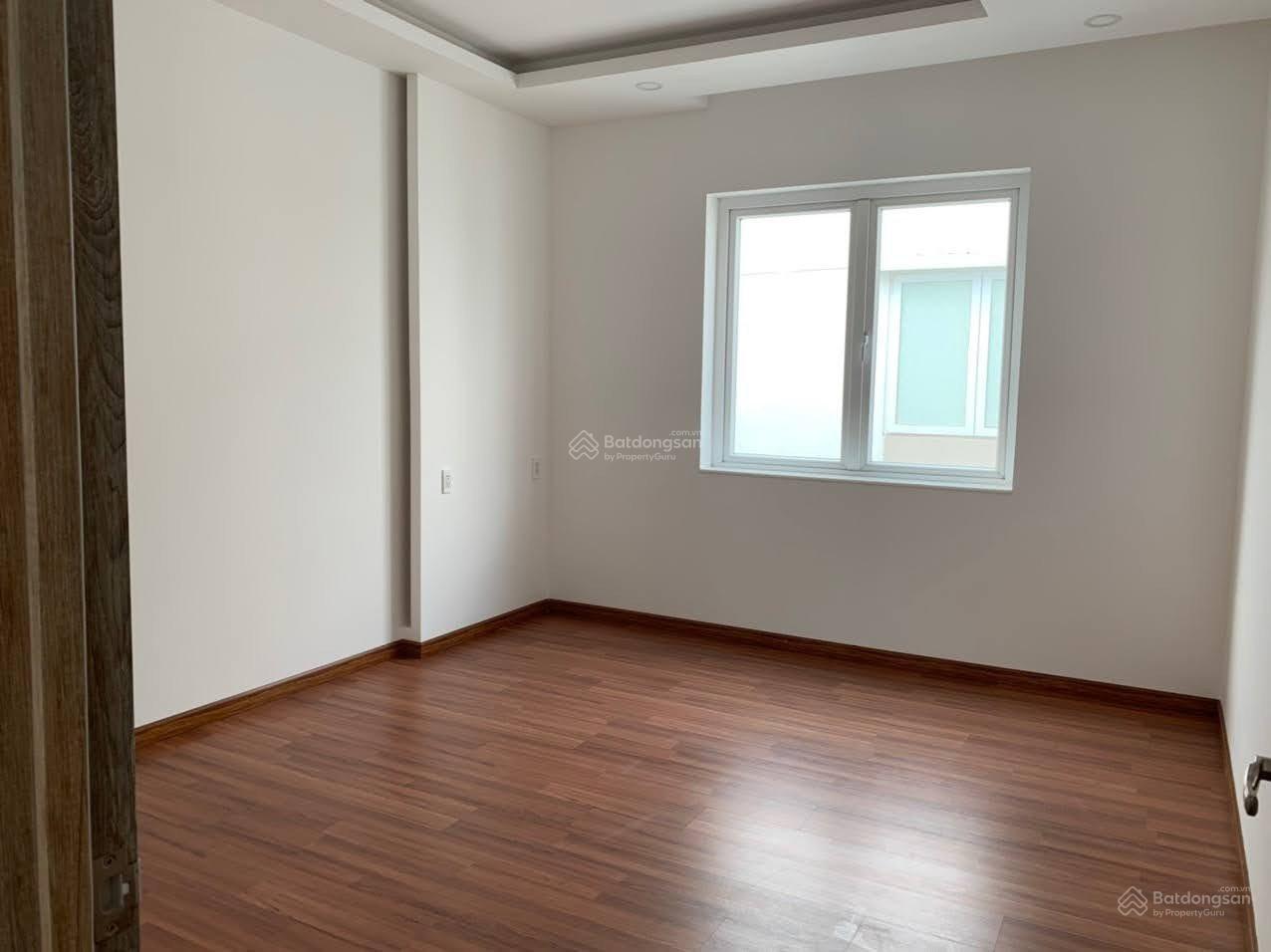 Cho thuê nhà phố 1 trệt 2 lầu, mặt tiền kinh doanh. Giá chỉ 11 triệu