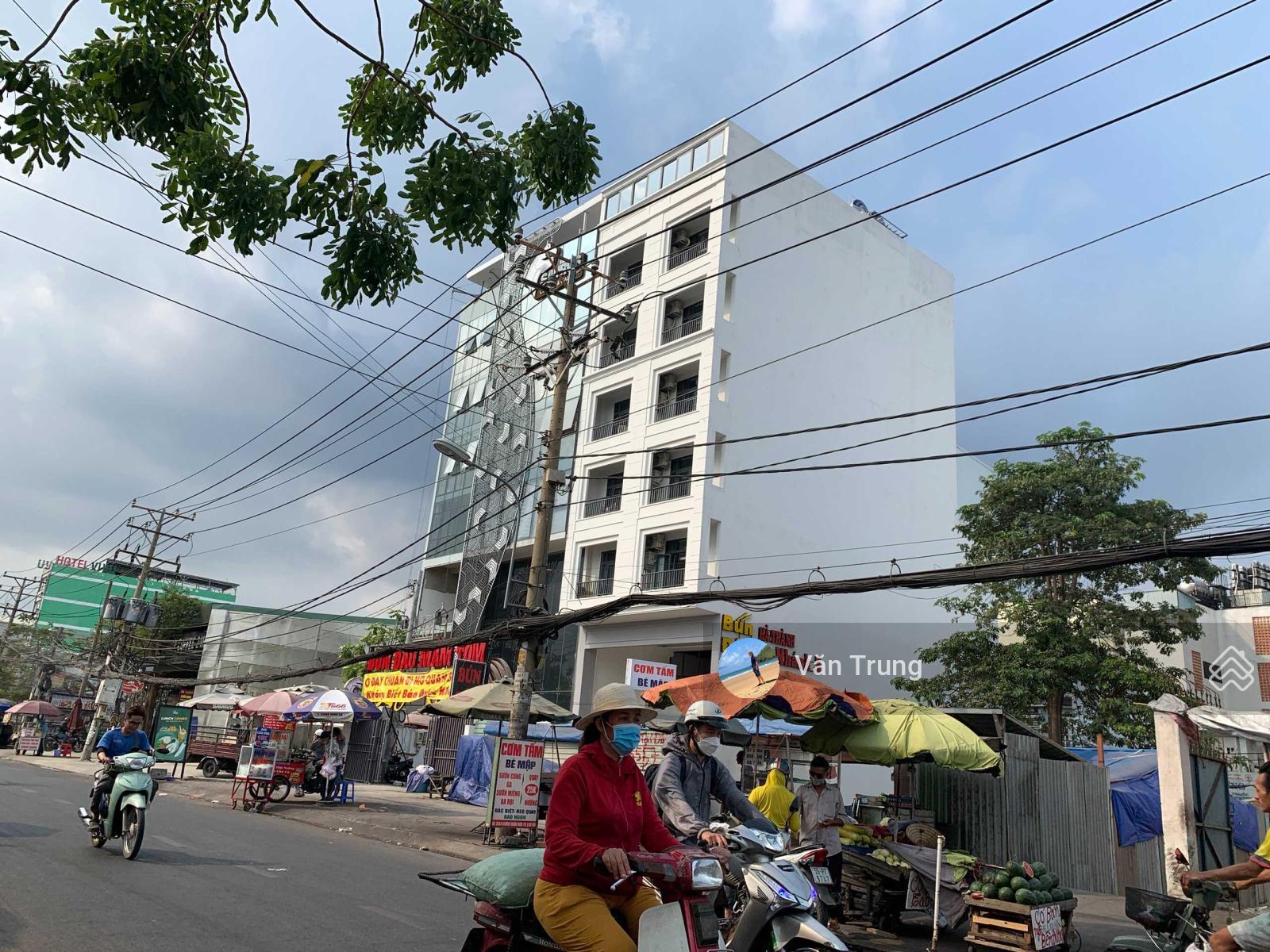Chủ cần bán căn góc 2MT siêu hiếm DT 16 x 31m CN 300m2. Đường 40m và bên hông 12m, HĐT 120tr
