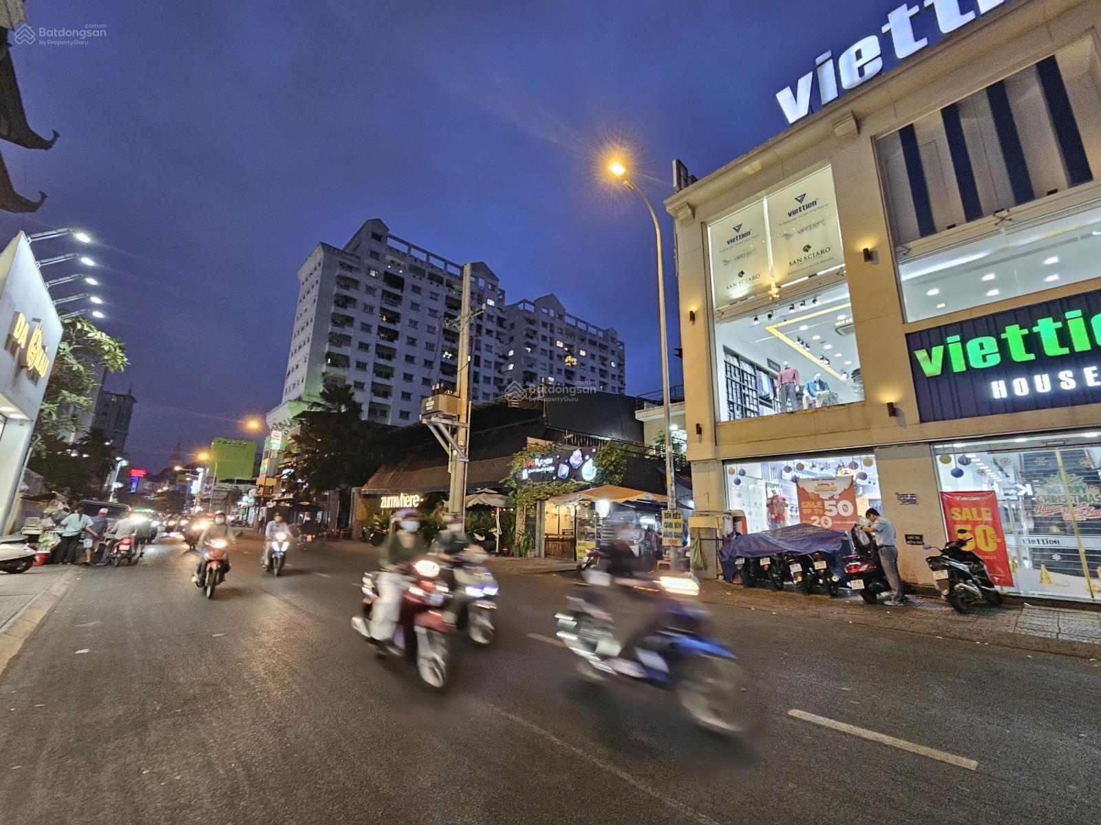 Cho thuê nhà góc 2MT 223 - 225 - 227 Nguyễn Trãi, Phường Nguyễn Cư Trinh, Quận 1, Hồ Chí Minh