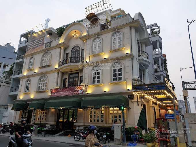 Cho thuê mặt bằng góc 2MT 456 Võ Văn Kiệt, Quận 1, DT: 15x30m, 1 trệt, 1 lầu, DTSD: 900m2