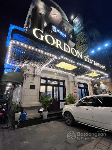 Cho thuê mặt bằng góc 2MT 456 Võ Văn Kiệt, Quận 1, DT: 15x30m, 1 trệt, 1 lầu, DTSD: 900m2