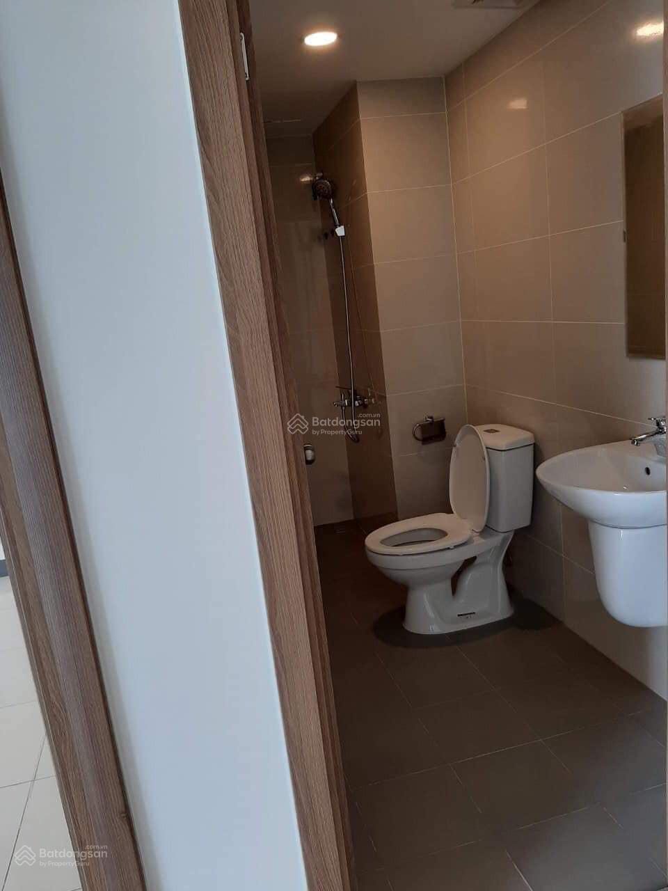 Bán căn hộ 2PN 1WC có ban công thoáng mát, view nội khu