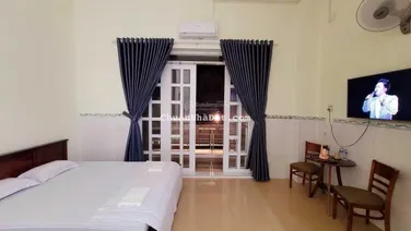 Bán gấp Hotel Gía chỉ 4.4 tỷ MT đường Hoàng Văn Thụ 5x30m 3 lầu có 10 phòng đang kinh doanh