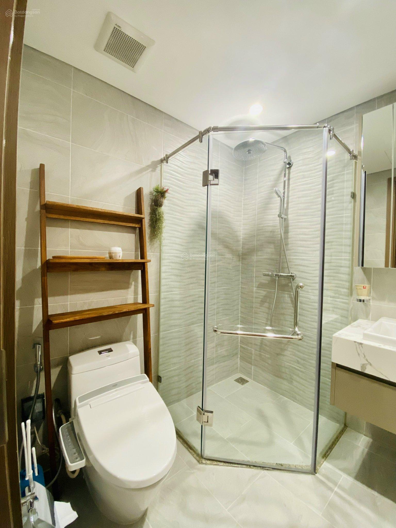 6.5tr/ tháng, cho thuê căn studio tầng trung khu Tonkin Vinhomes Smart City full đồ ở ngay