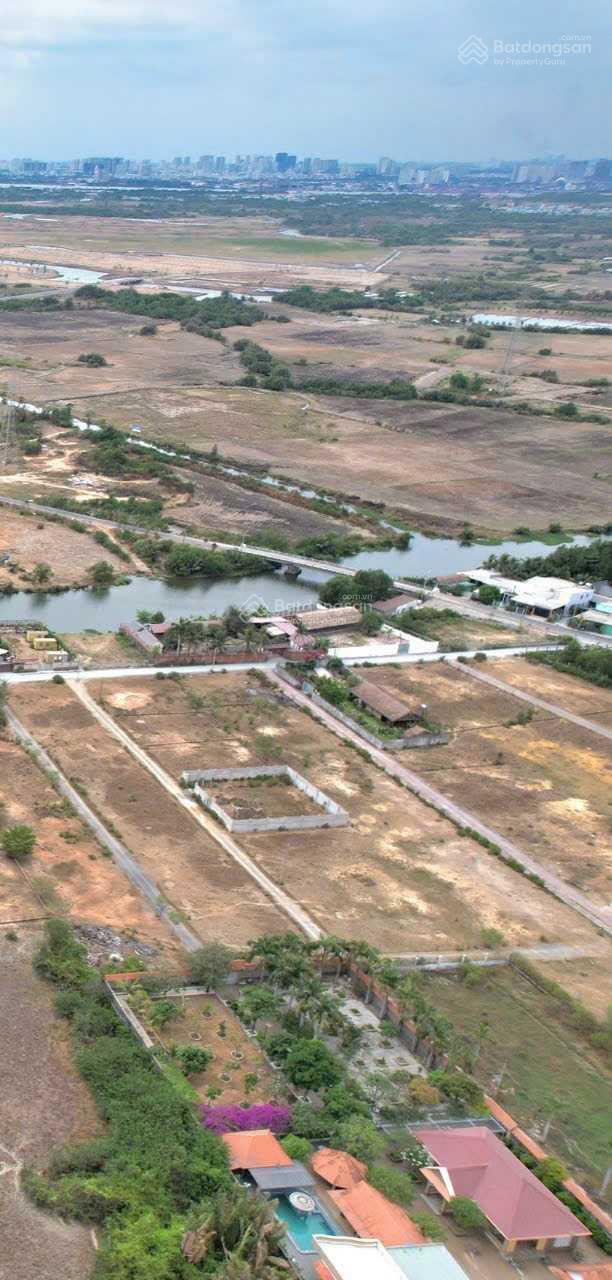 Chủ kẹt tiền trả NH cần bán 1800m2 đất biệt thự mặt sông, đường ôtô 5m. Cách Q2 6km. Giá 4.5tr/m2