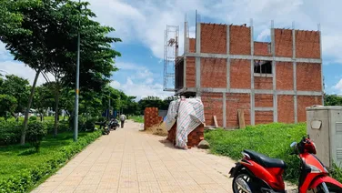 Lô đất đối diện công viên, MT đường 30m Suối Nhum, 5x18=90m2, KDC Êm Đềm - Tái định cư Linh Xuân