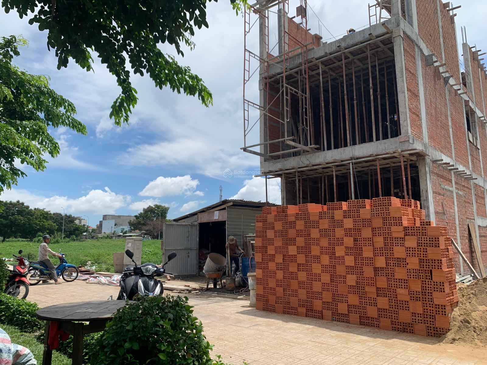 Lô đất đối diện công viên, MT đường 30m Suối Nhum, 5x18=90m2, KDC Êm Đềm - Tái định cư Linh Xuân