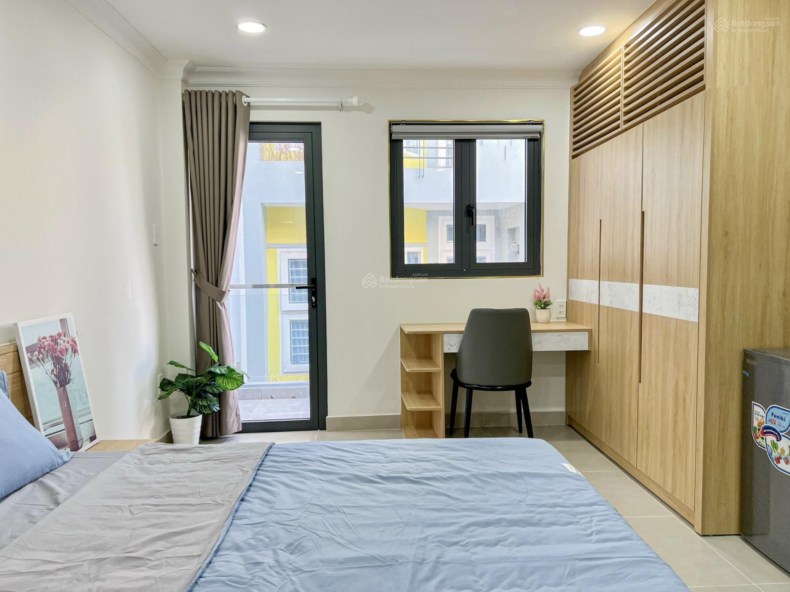 Cho thuê căn hộ có balcony, rộng 25m2, đường CMT8 Q10