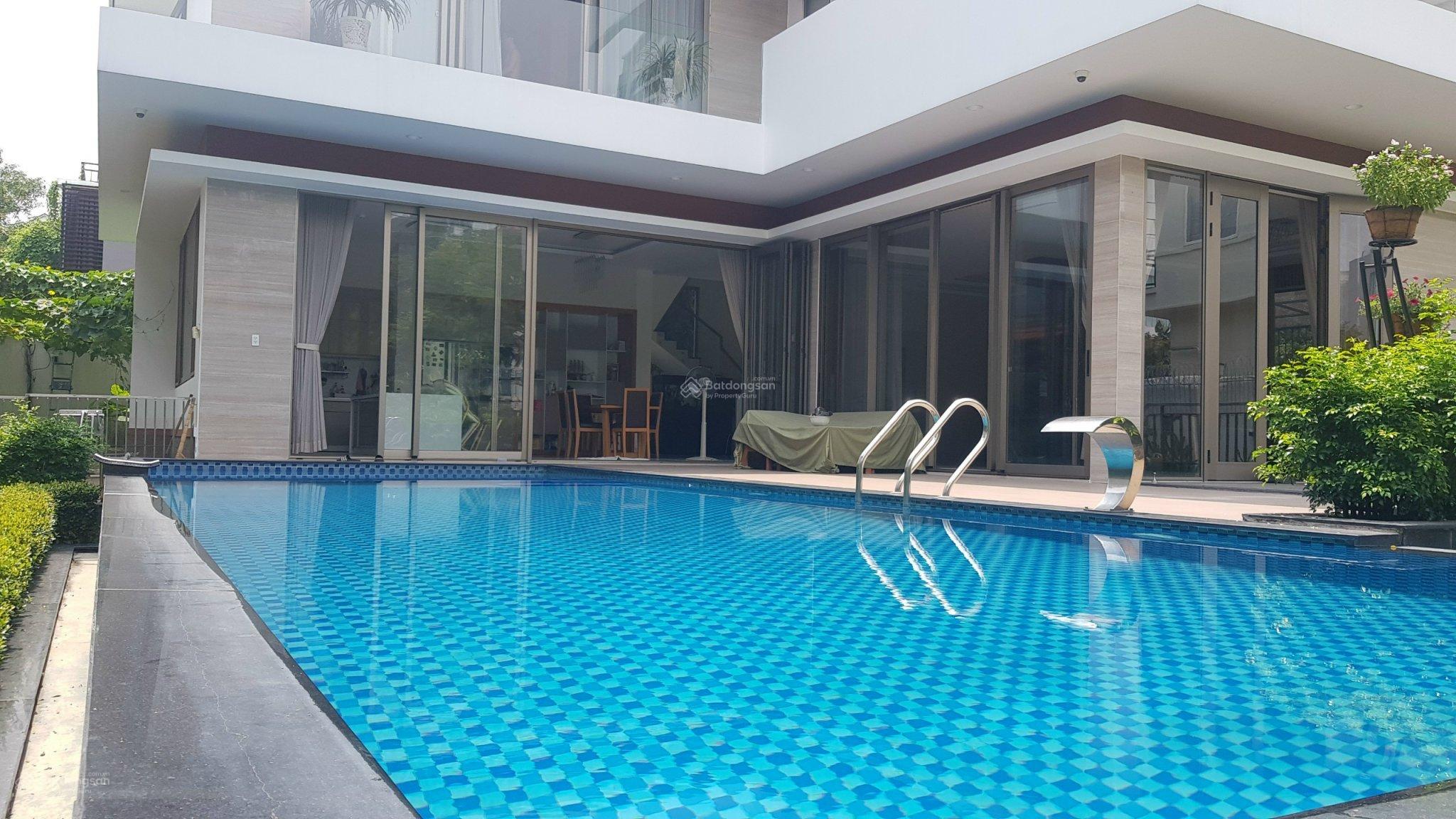 Cần bán căn villa siêu đẹp, đường Lê Văn Miến ,P Thảo Điền ,giá 250 tỷ. Lh : 0913 144 ***