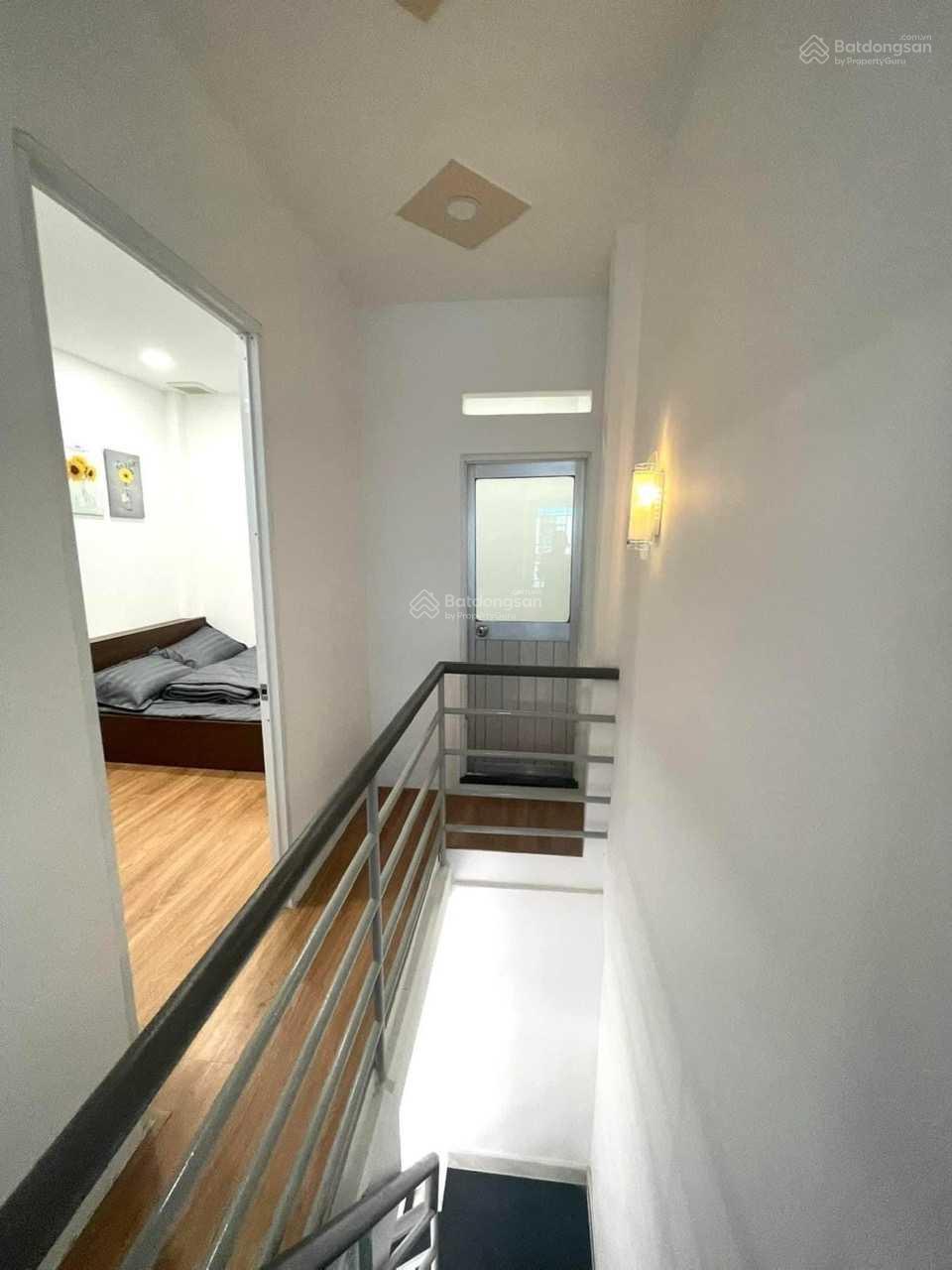 Chính chủ cần bán nhà HXH Phạm Văn Chí 44m2, 3 PN 3 WC xây ở kiên cố chắc chắn Chính chủ cần bán nhà HXH Phạm Văn Chí 44m2, 3 PN 3 WC xây ở kiên cố chắc chắn