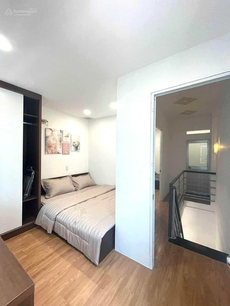 Chính chủ cần bán nhà HXH Phạm Văn Chí 44m2, 3 PN 3 WC xây ở kiên cố chắc chắn Chính chủ cần bán nhà HXH Phạm Văn Chí 44m2, 3 PN 3 WC xây ở kiên cố chắc chắn