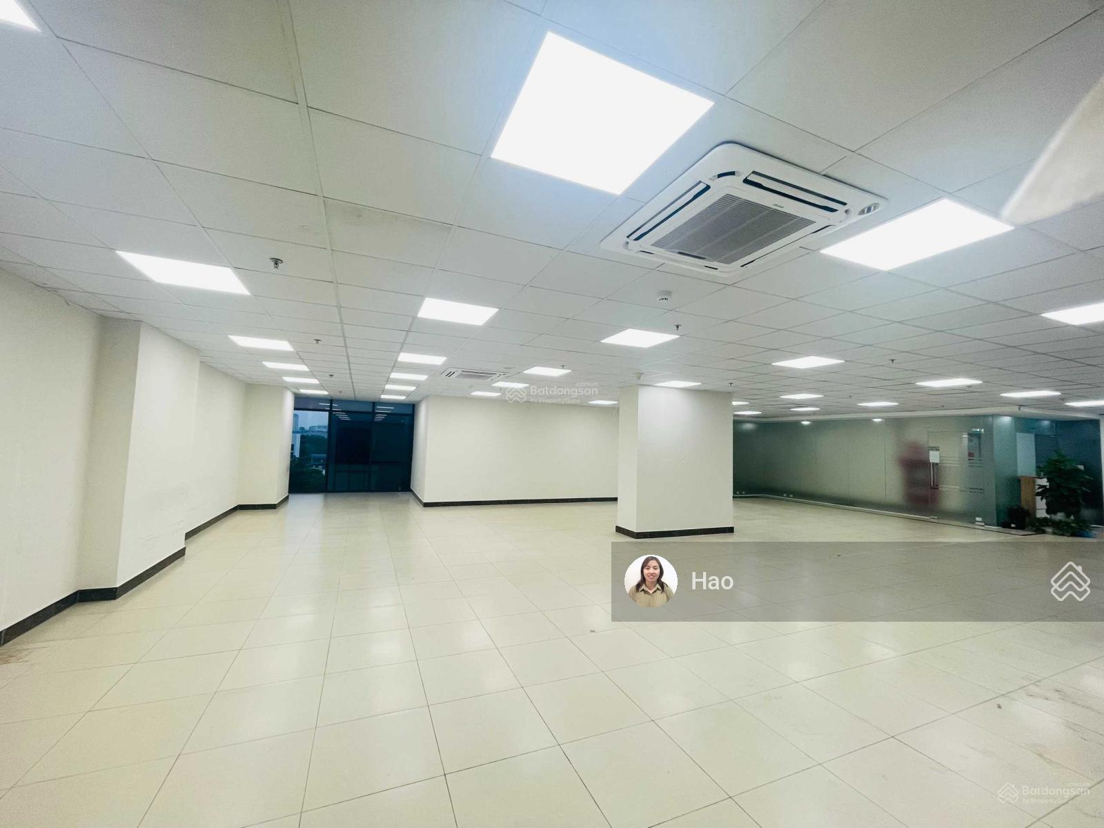 Cho thuê văn phòng Mỹ Đình Plaza 138 Trần Bình. DT 220m2 giá 260.000đ/m2 gồm VAT. Sàn đẹp thông sàn