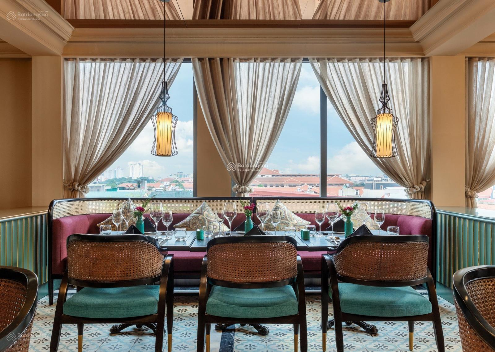 Bán khách sạn 11 tầng 5 sao mặt phố lớn quận Hoàn Kiếm sổ đỏ 370m2 lô góc 3 mặt thoáng 777 tỷ
