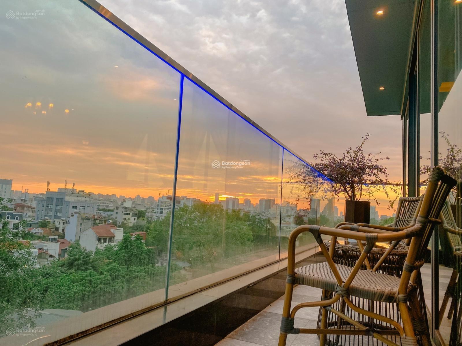 Bán khách sạn 11 tầng 5 sao mặt phố lớn quận Hoàn Kiếm sổ đỏ 370m2 lô góc 3 mặt thoáng 777 tỷ