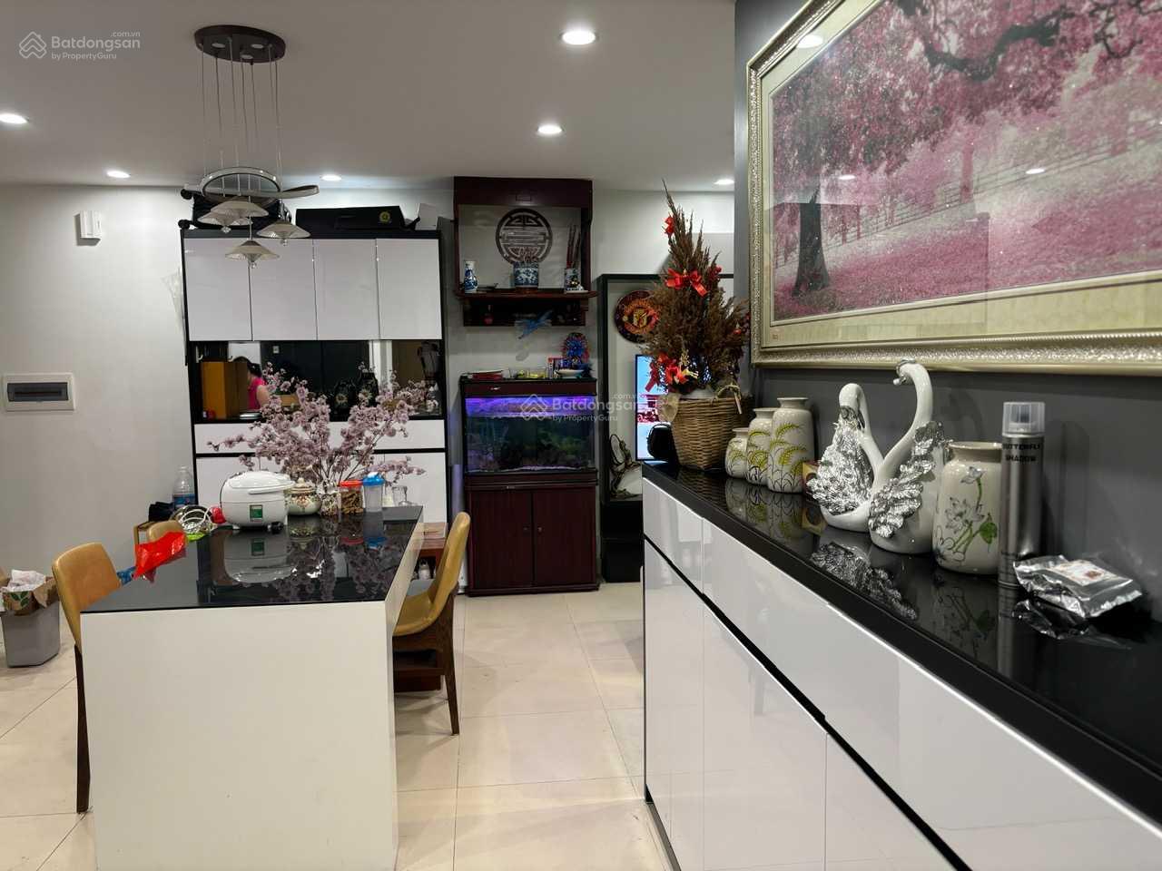 Chính chủ cho thuê CC 18 Phạm Hùng 2PN, đủ đồ, giá 11tr/th, nhận nhà luôn. LH A Tuấn 0832 678 ***