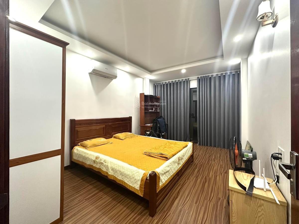Bán nhà mặt phố Thanh Đàm - Hoàng Mai. 50m2 x 6 tầng. (Giá chào: 17 Tỷ ) Lô góc Sổ vuông đẹp.