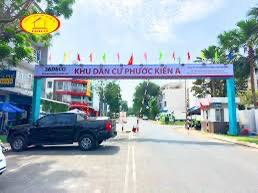 Hàng thơm. Bán biệt thự sân vườn có hồ bơi, khu Sadeco Phước Kiển A, sát Phú Mỹ Hưng Q7, DT 10x24m