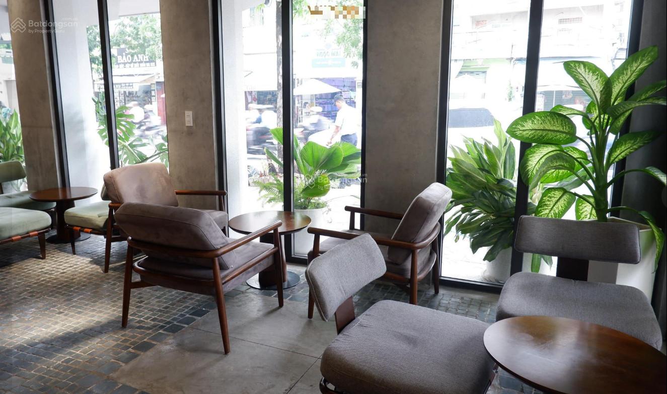 Cho thuê nhà Góc 2 Mặt tiền Nguyễn Thị Minh Khai góc Cao Thắng Quận 3.