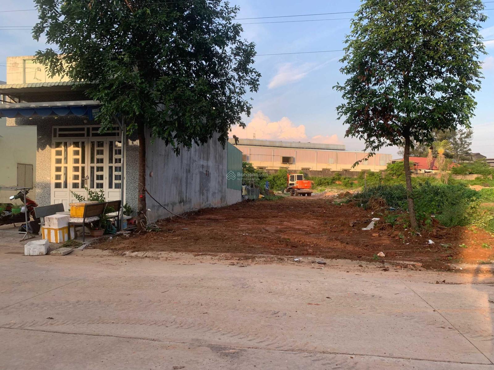 Bán kẹt ngân hàng bán gấp lô đất 300(10x30) sổ hồng riêng, thổ cư 100%