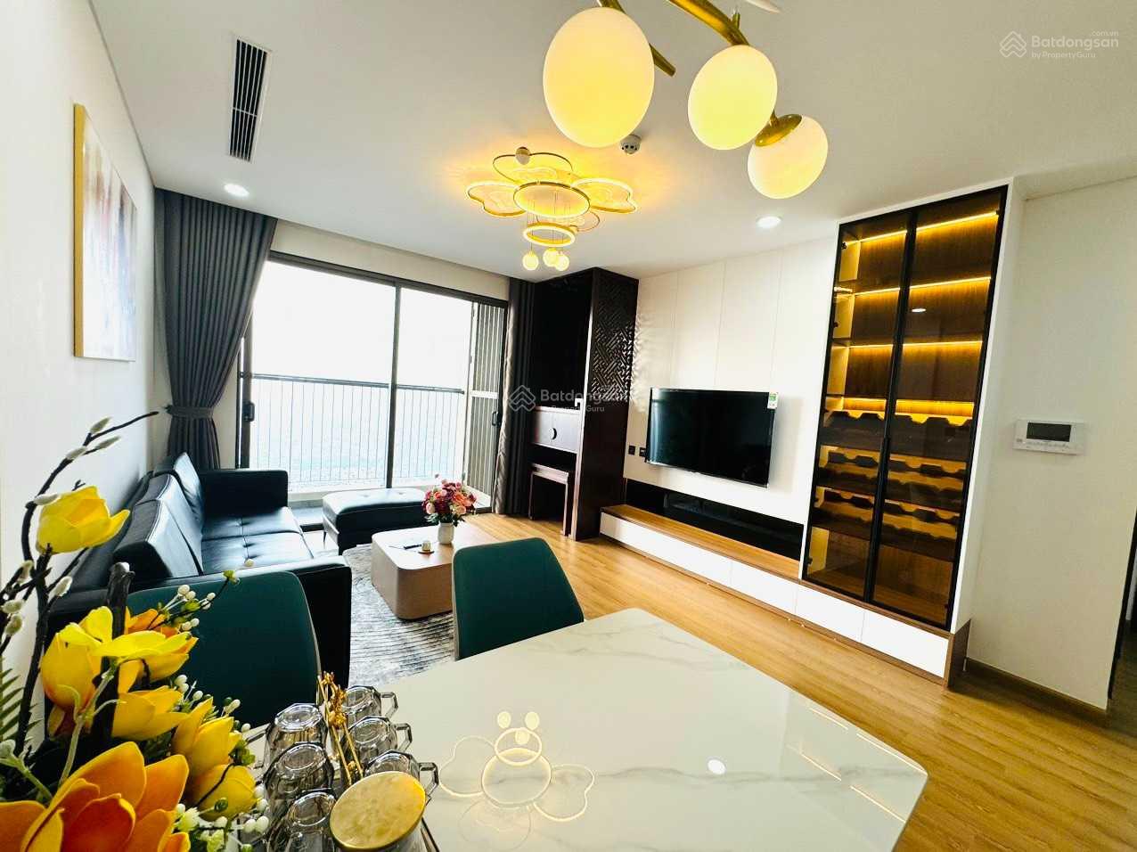 Gia đình cần bán gấp căn hộ Sun Square, DT 125m2, tầng trung view thoáng, sổ đỏ cầm tay giá 8,5 tỷ