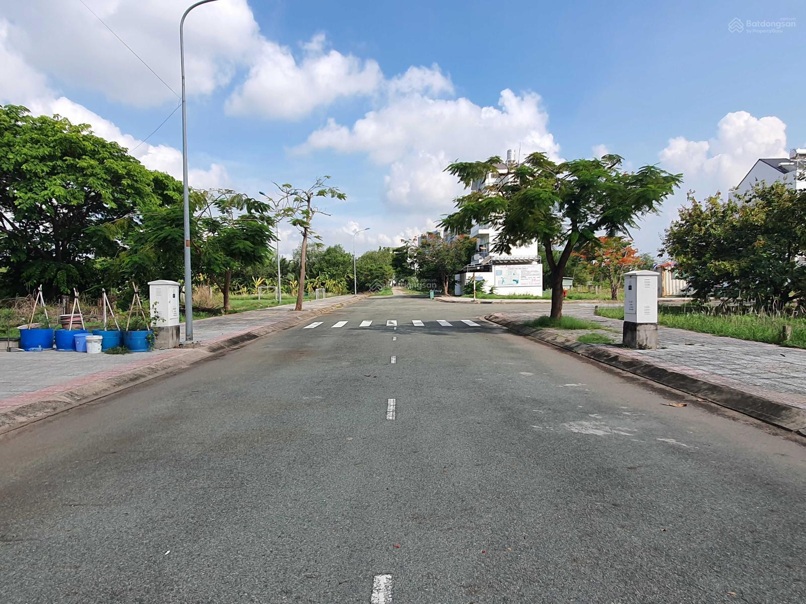 Chính chủ bán đất khu Rio Centro đối diện chung cư Ricca, giá 5.65 tỷ Chính chủ bán đất khu Rio Centro đối diện chung cư Ricca, giá 5.65 tỷ