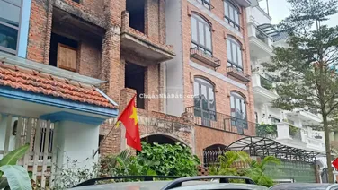 Nhà Vườn liền kề Việt Hưng thô nguyên bản chủ đầu tư. Giá cực hấp